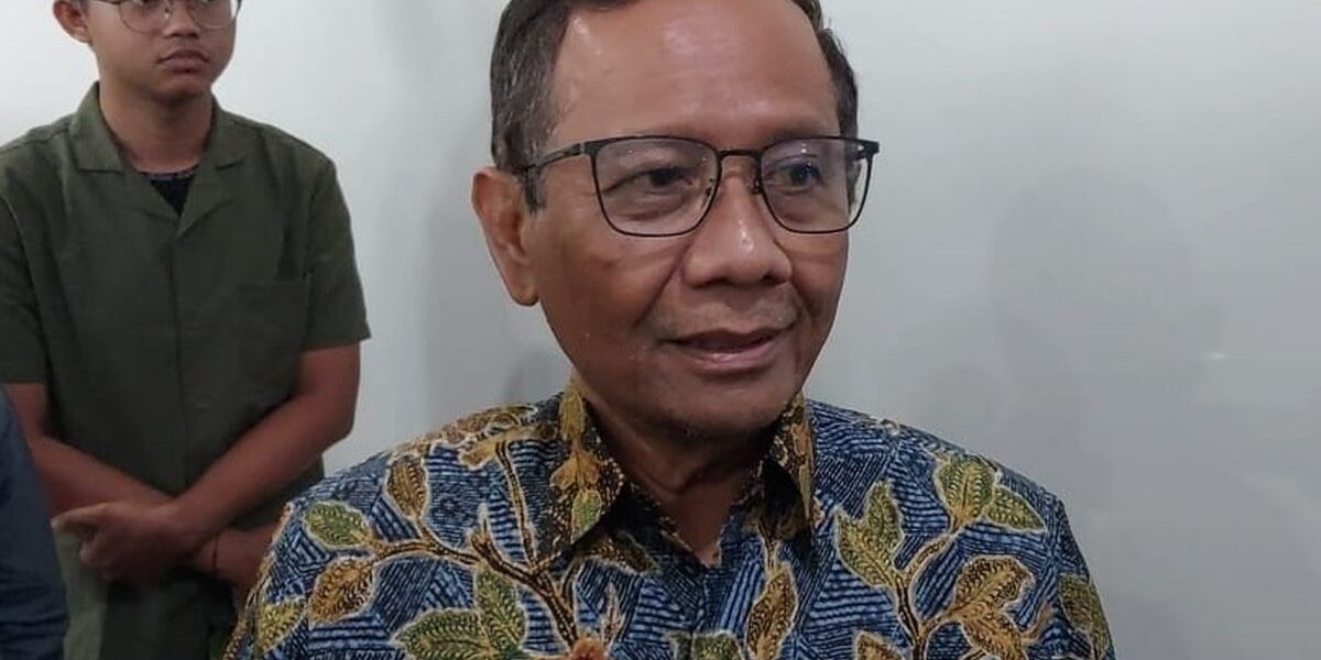 Soal Dugaan Ijazah Palsu Jokowi: Mahfud MD Ingatkan Jangan Cederai Logika Konstitusi