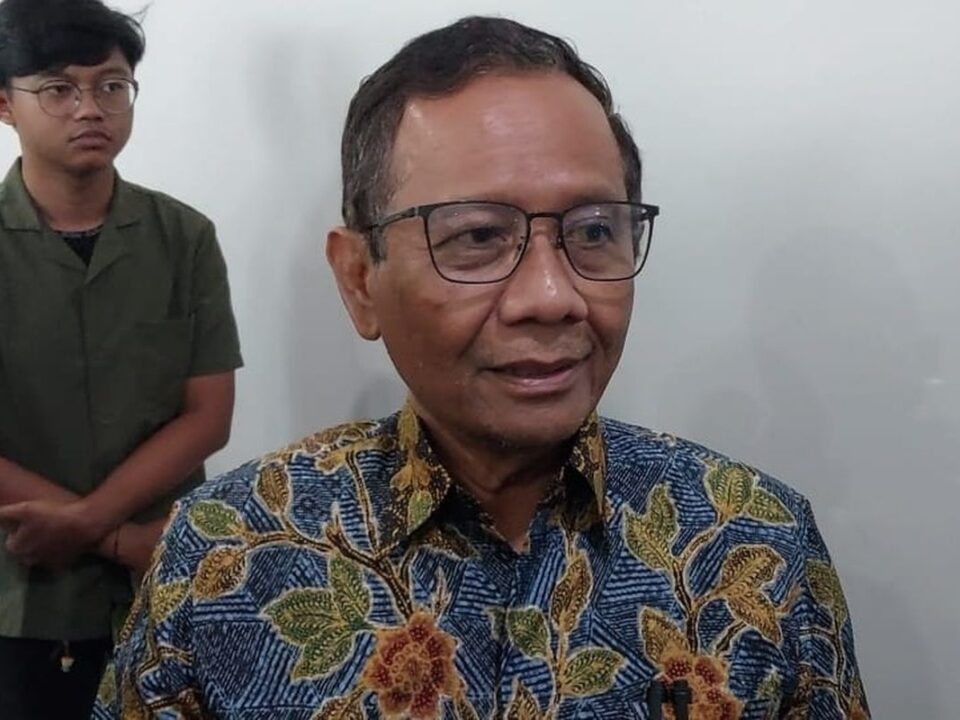 Soal Dugaan Ijazah Palsu Jokowi: Mahfud MD Ingatkan Jangan Cederai Logika Konstitusi