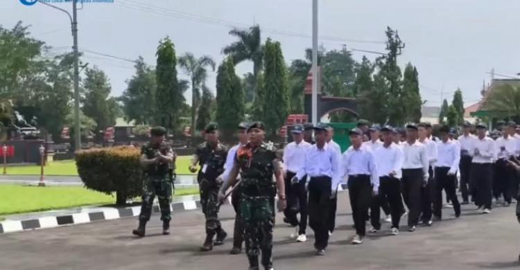 Siswa Bermasalah Masuk Barak Militer, Pakar Unair: Ada Potensi Pelanggaran Hak Anak