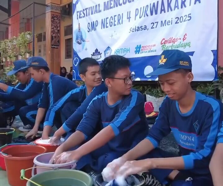 Festival Mencuci Baju Sendiri di SMPN 4 Purwakarta: Menanamkan Kemandirian Siswa