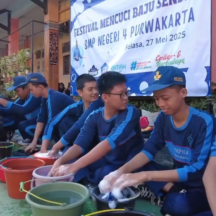 Festival Mencuci Baju Sendiri di SMPN 4 Purwakarta: Menanamkan Kemandirian Siswa